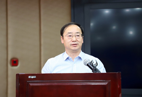自治区市场监管局副巡视员冯晔作相关说明.JPG
